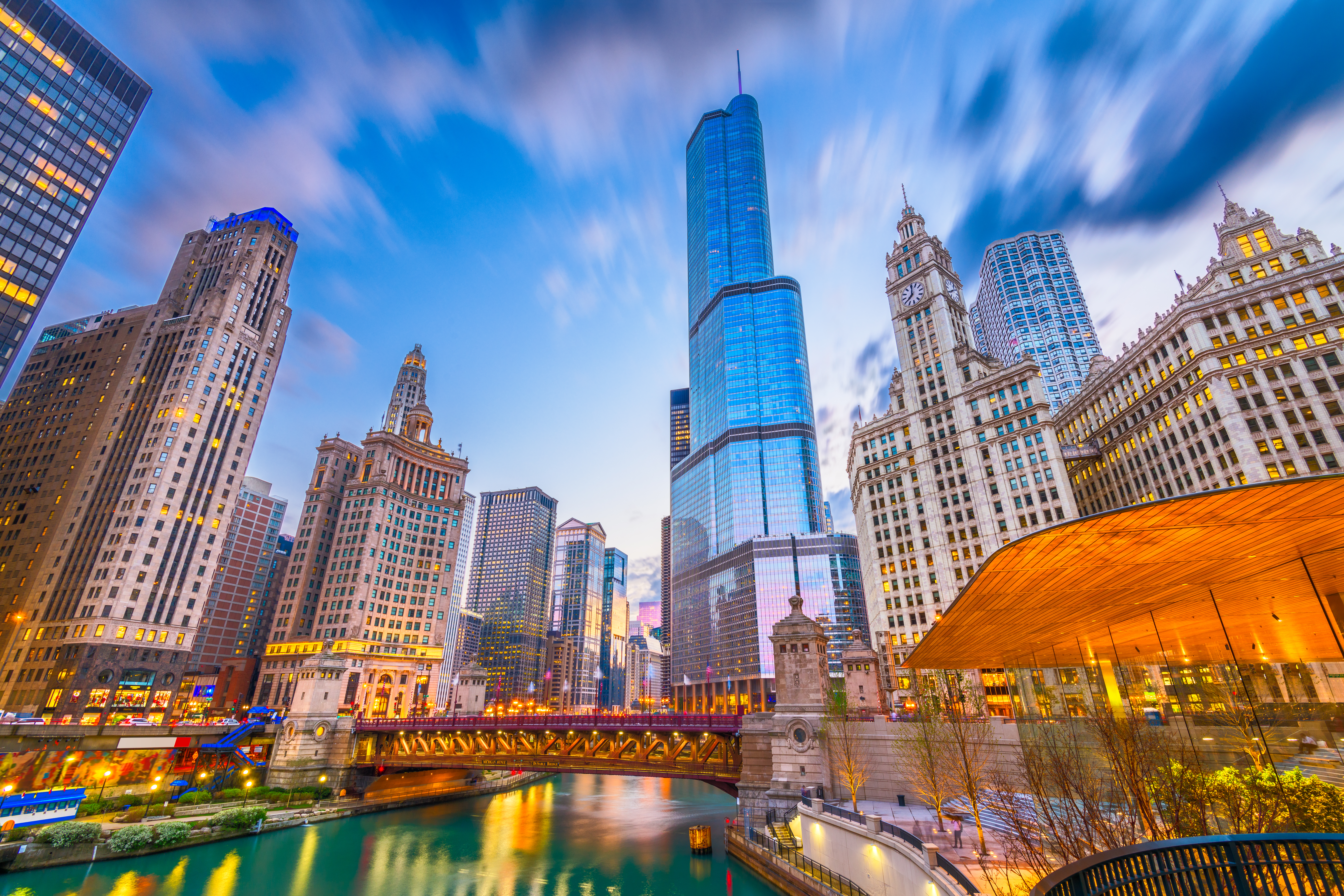 Chicago Illinois cityscape and iconic architecture along the river